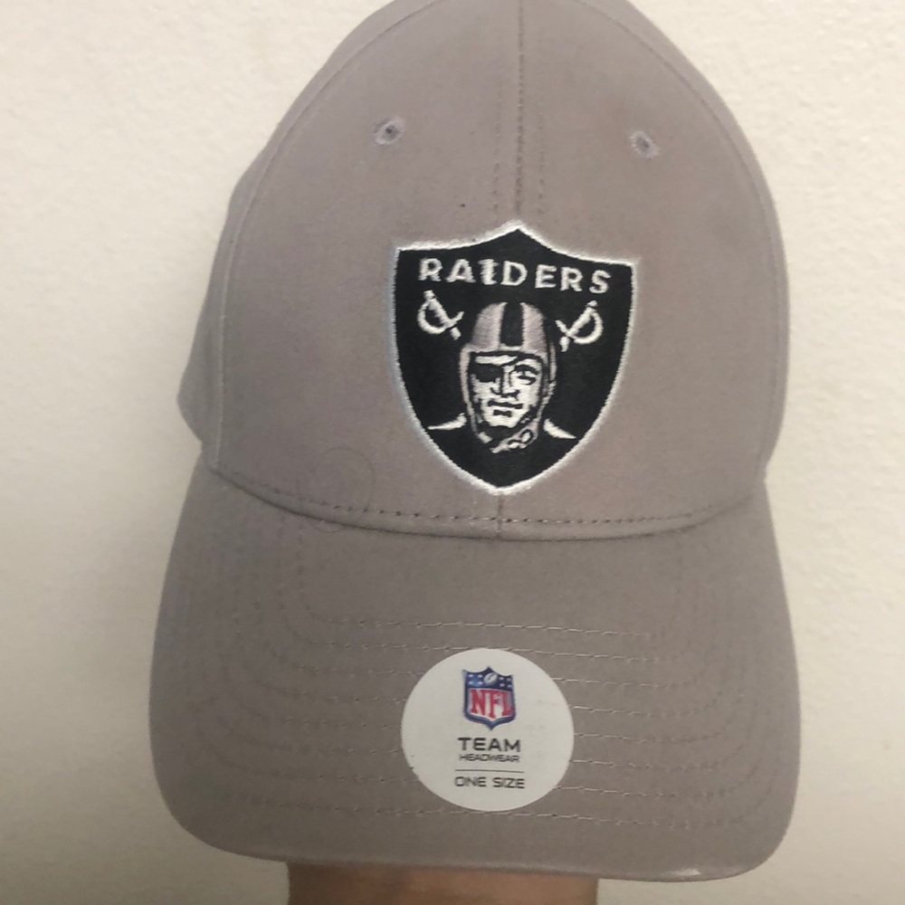 Raiders classic silver  Velcro strap hat